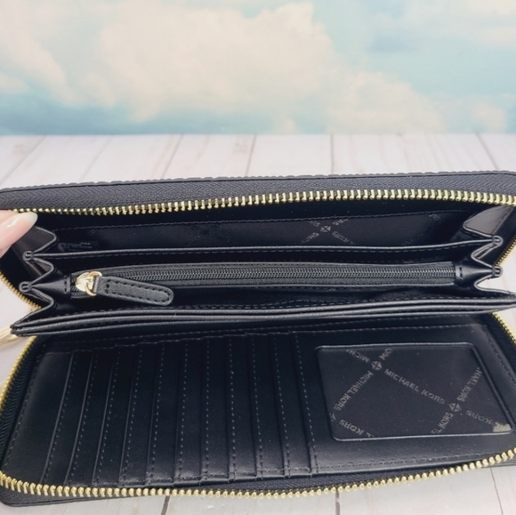 Michael Kors Large Continental Wallet MK Embossed Leather - Picture 8 of 11